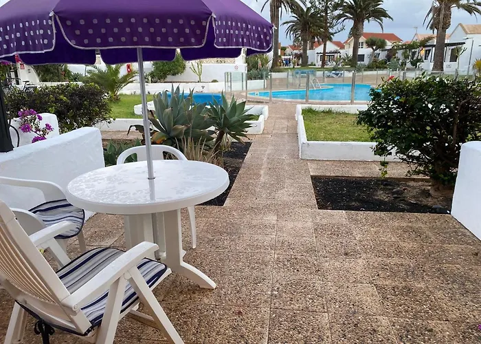 Estrella Del Mar 8. 1 Bedroom With Pool And Gardens 300 Metres From The * Corralejo
